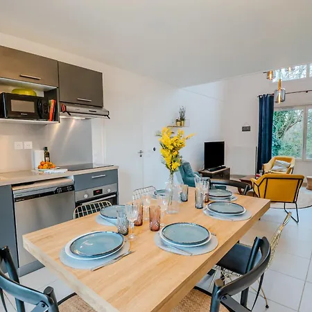 Pegasus - 3 - Parkings - By Primo Βίλα