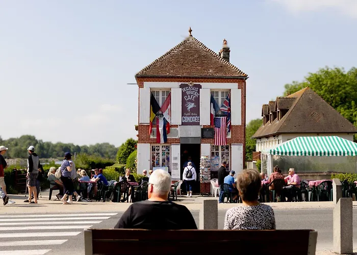 Pegasus - 3 - Parkings - By Primo Villa Bénouville